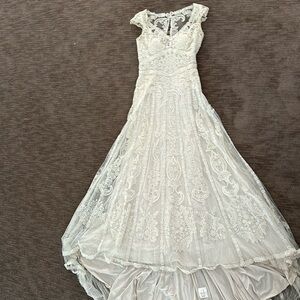 Wedding Dress- Tulle, A Line, Cap Sleeves, Lace, Ivory